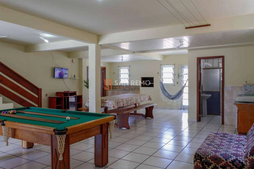 Casa com 5 dormitórios e 4 banheiros, 530 m² — photo 4