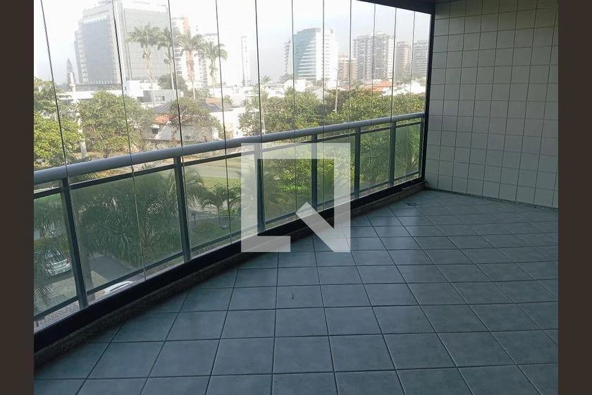 250 m² apartment with 4 bedrooms and 3 parking spots — photo 49