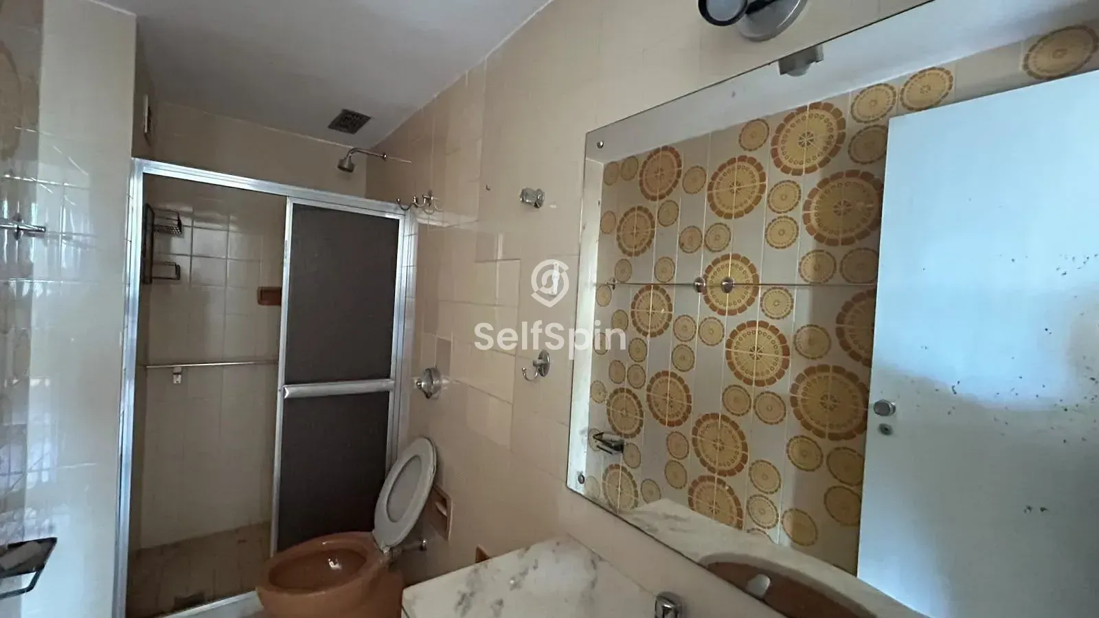 Wood or laminate floors in a 4-bedroom apartment, 114 m² — photo 12