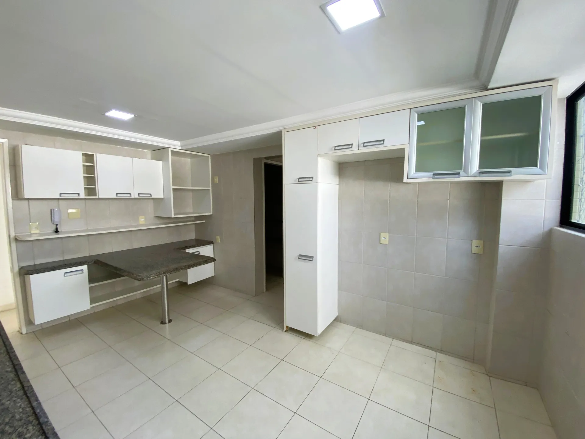 Apartamento com 4 suítes e varanda, 221 m² — photo 14
