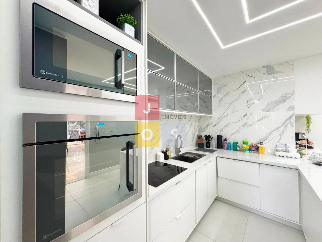 Apartamento mobiliado, 193 m², com janelas do piso ao teto — photo 107