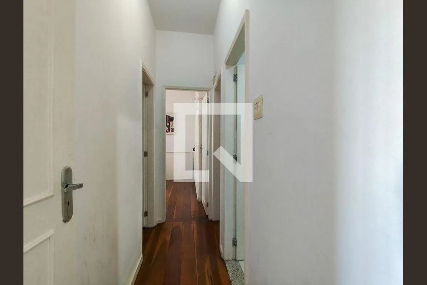 Rental apartment with 3 bedrooms and 208 m² — photo 46