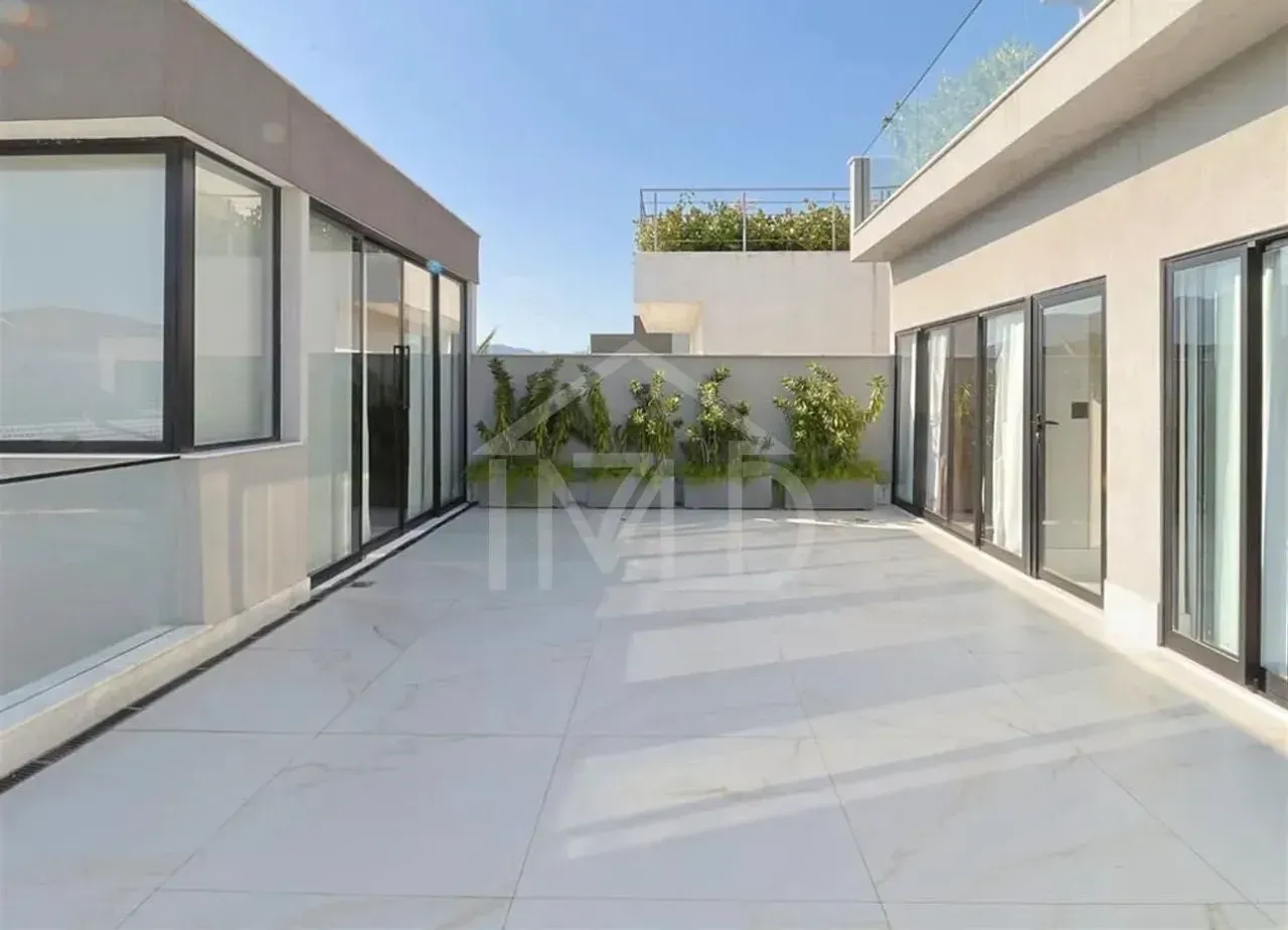 House with 5 bedrooms and 5 bathrooms, 850 m² — photo 12