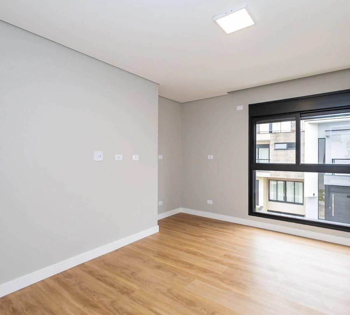 Unfurnished house with 4 bedrooms and 243 m²