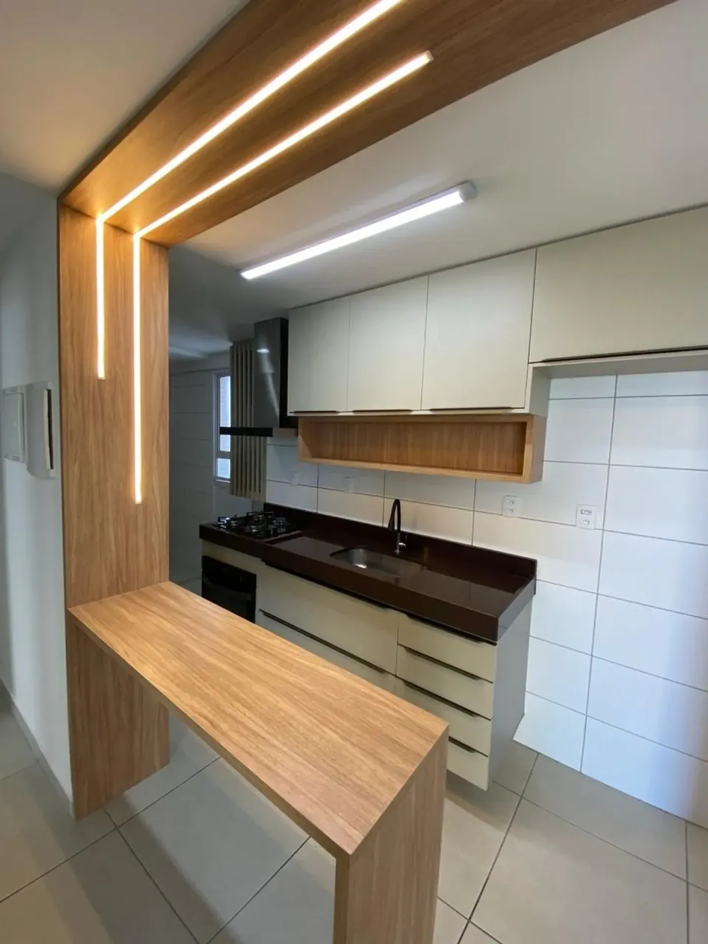 Glass-enclosed balcony in a 2-bedroom apartment, 72 m² — photo 3