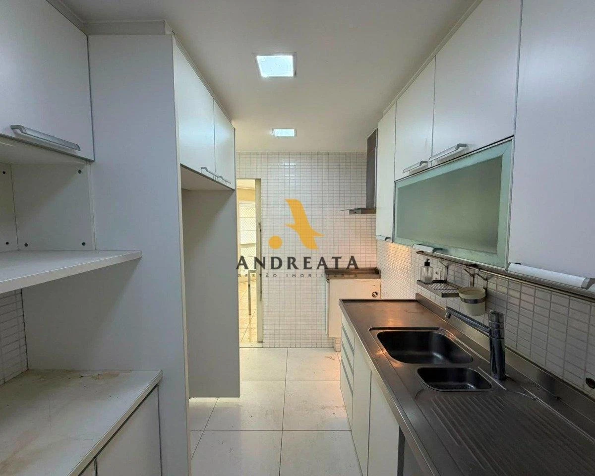 Unfurnished 4-bedroom apartment with 4 bathrooms — photo 28