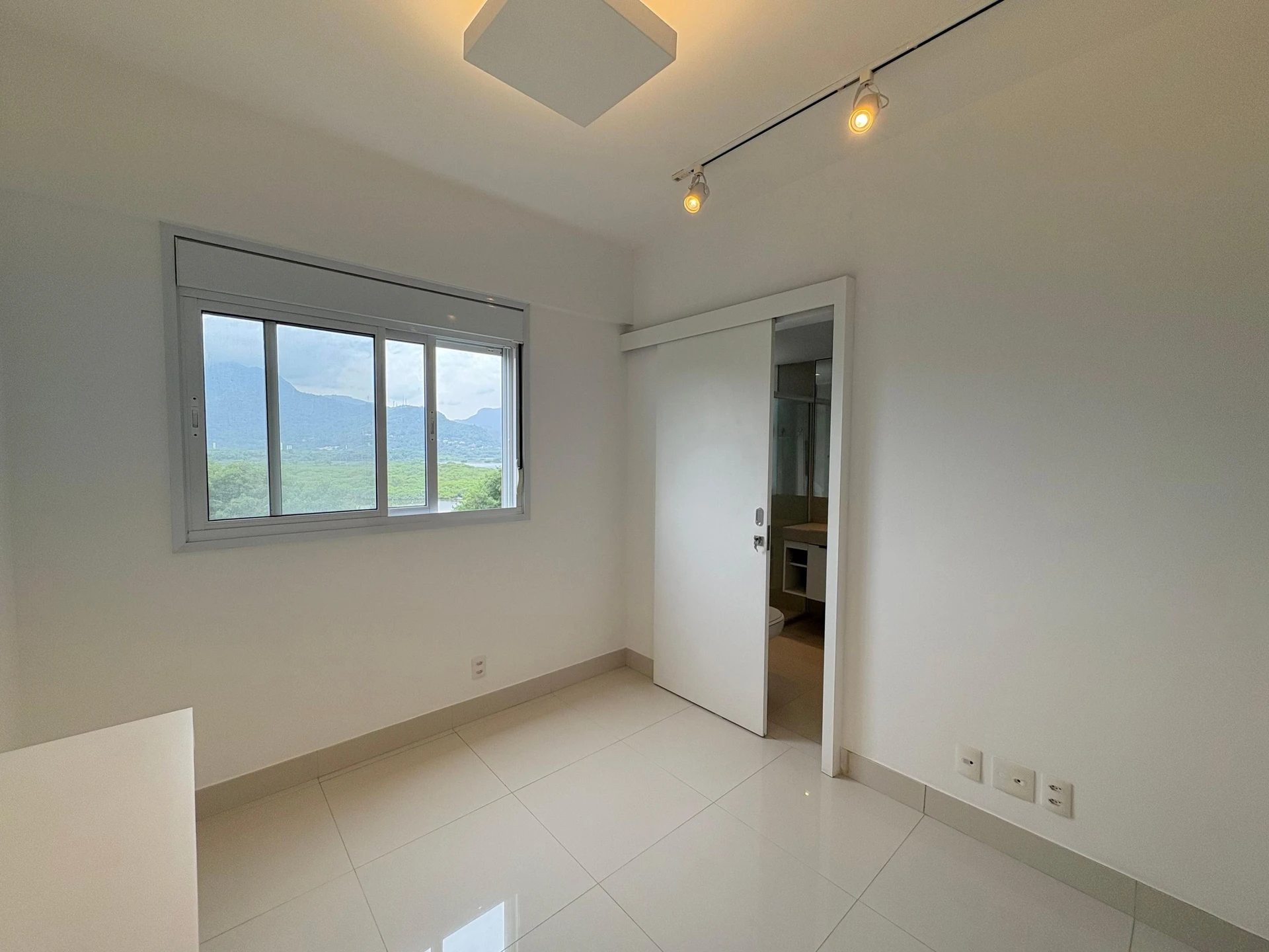 Apartment, 151 m², with a water view — photo 15