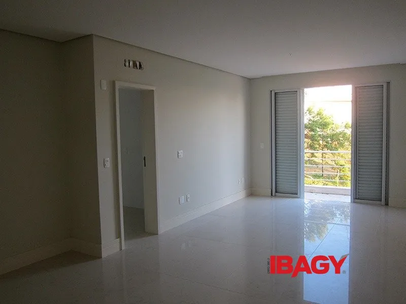 Дом с 3 спальнями-сьютами и 3 парковками 718 м² — photo 36