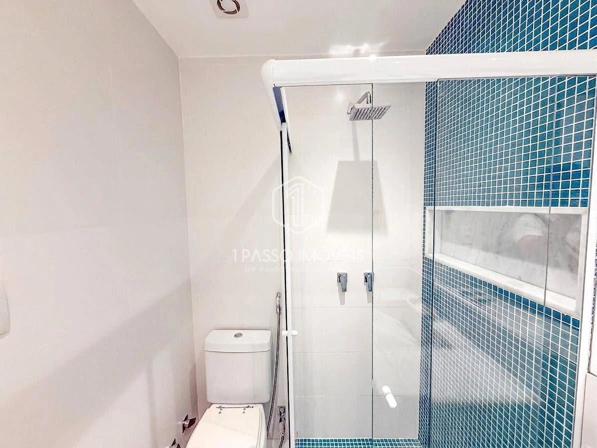 Furnished 140 m² apartment with 3 en-suite rooms and 2 spots — photo 25