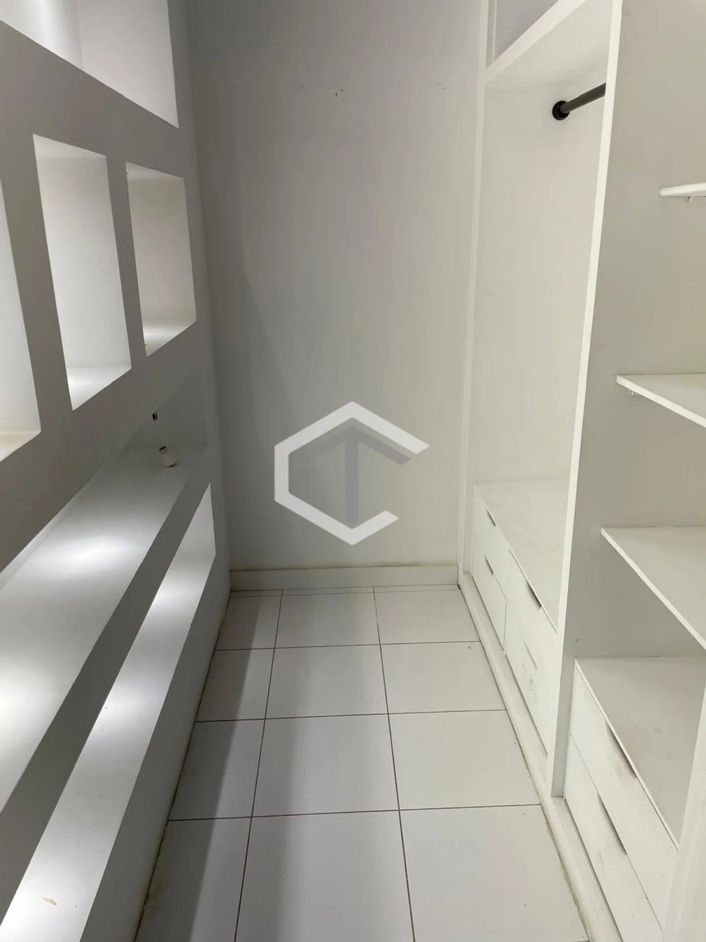 Casa com 5 suítes e 7 banheiros, 6 vagas — photo 36