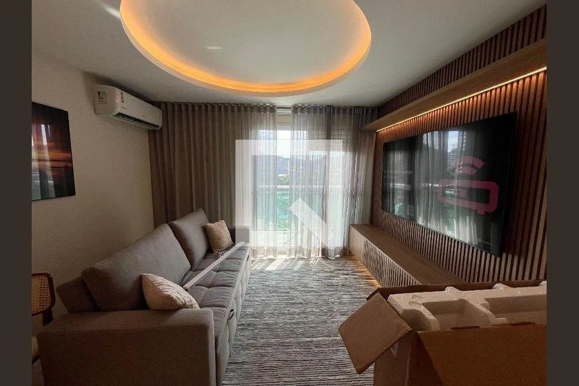 One-bedroom apartment in a building with a gym — photo 6