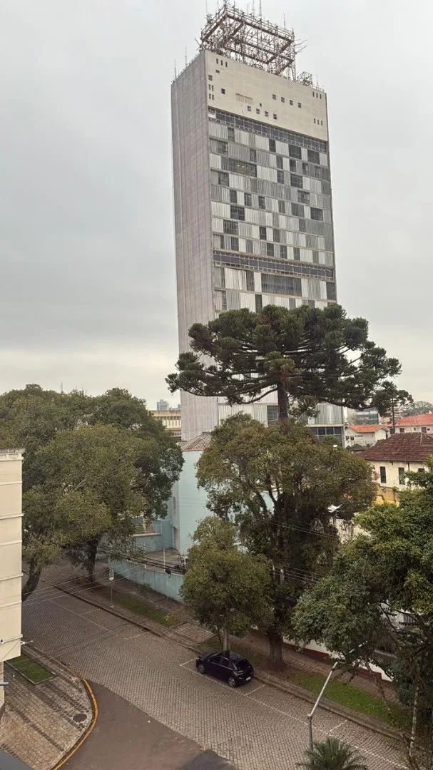 Departamento con piso de madera o laminado en Curitiba — photo 3