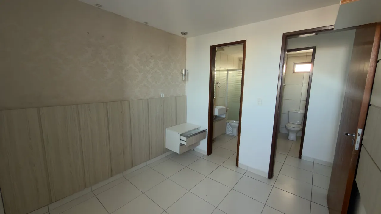 Unfurnished apartment with 2 bedrooms and 2 bathrooms — photo 9