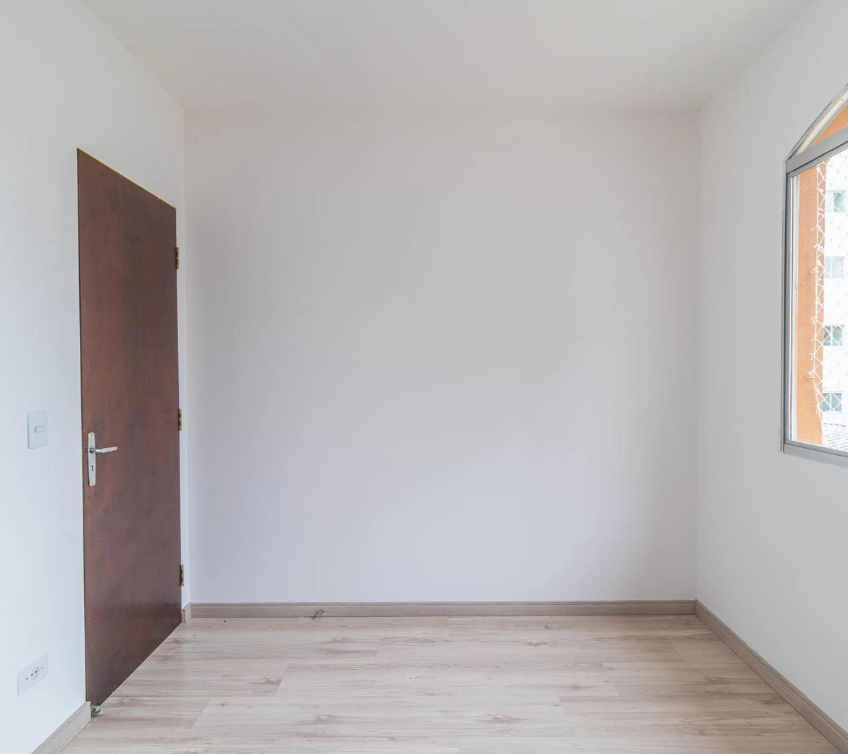 Departamento con piso de madera o laminado en Curitiba — photo 6