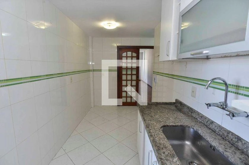 Walk-in closet in a 3-bedroom apartment, 90 m² — photo 27