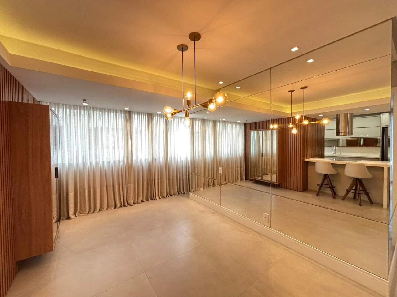 3-bedroom apartment in a building with a gym — photo 17