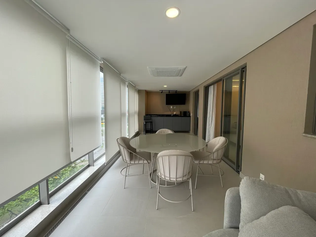Furnished 151 m² apartment with 3 en-suite bedrooms and 2 parking — photo 7