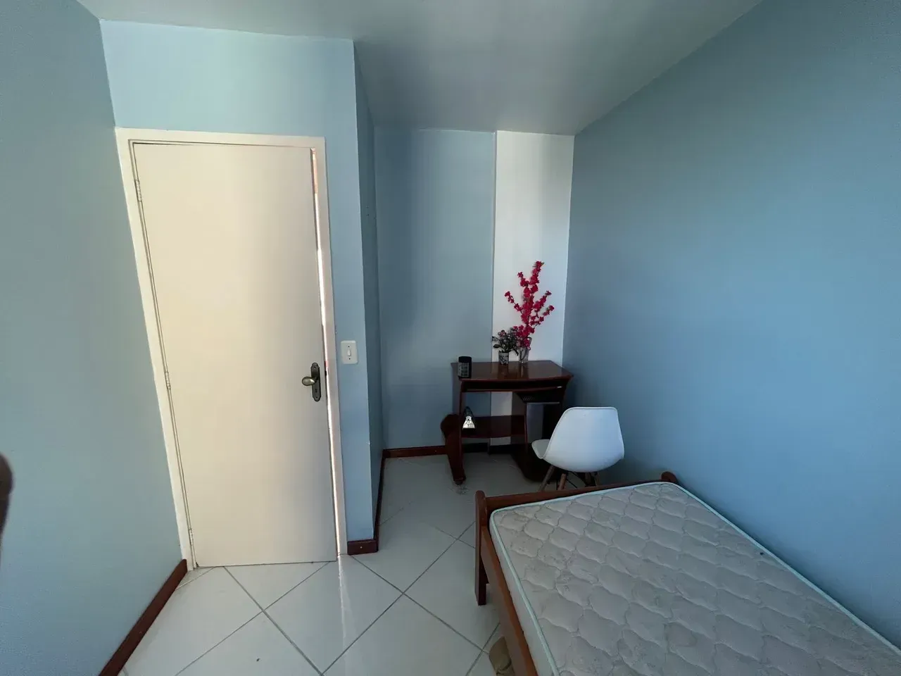 Apartamento mobiliado com 3 quartos e 2 banheiros — photo 8