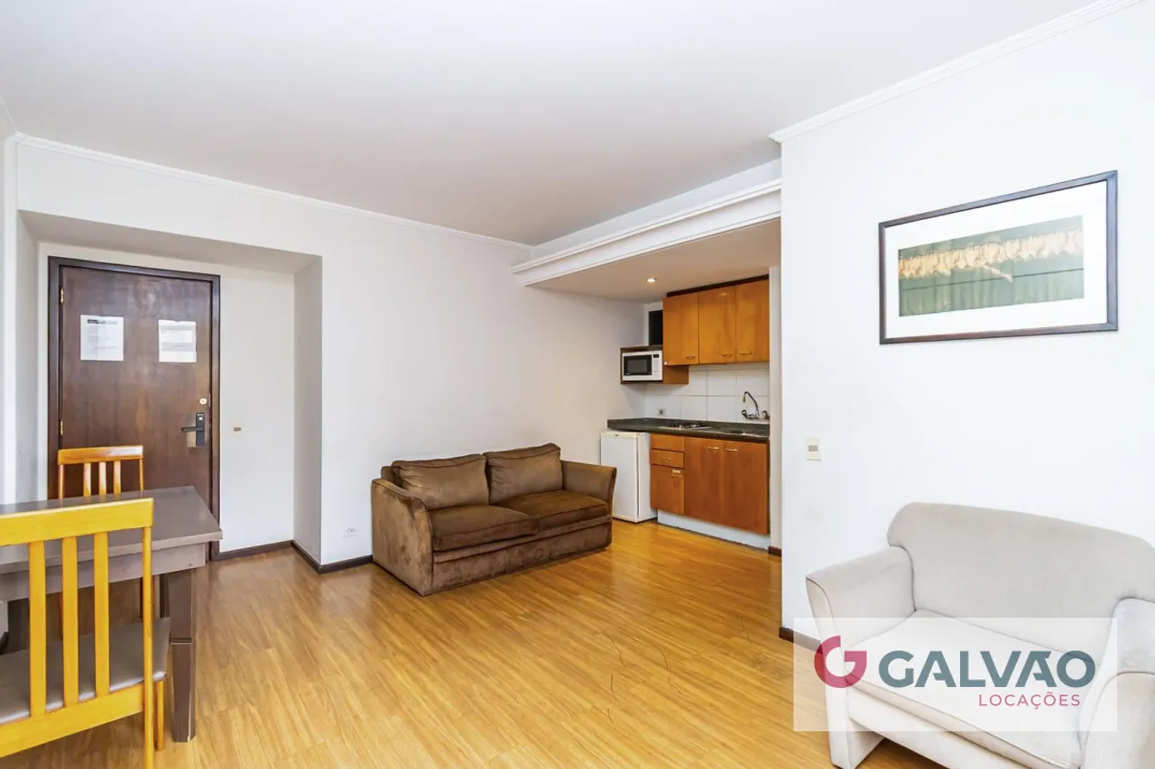One-bedroom apartment in a building with a gym — photo 11