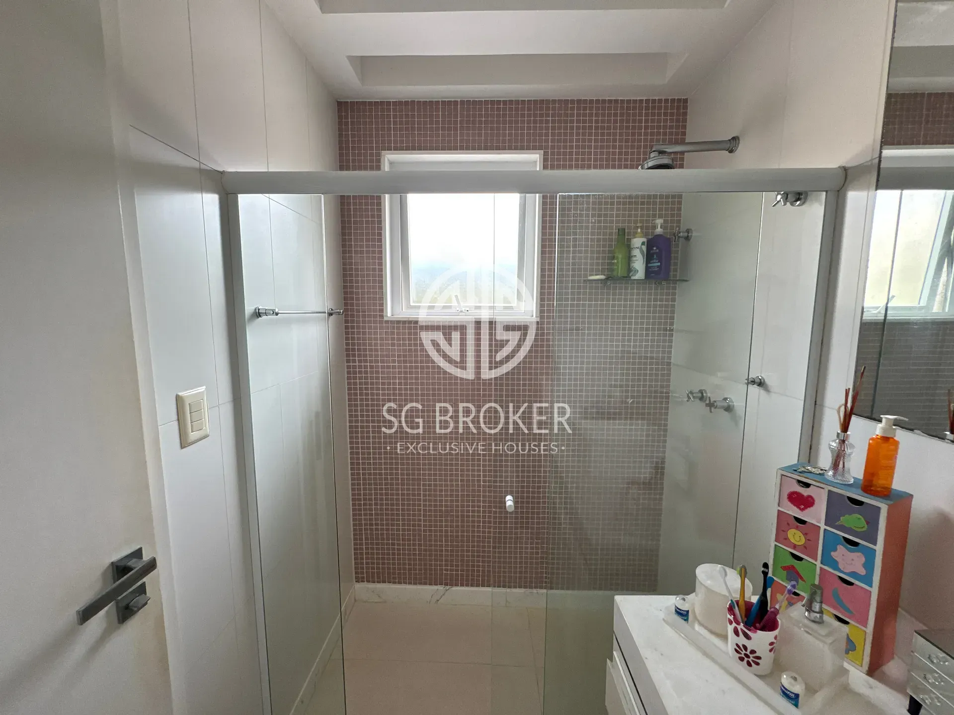Casa para locação com 5 quartos e churrasqueira na varanda — photo 56