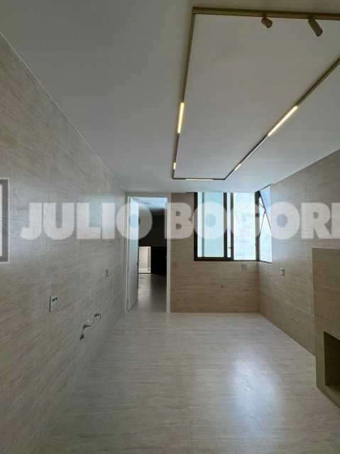 Linear penthouse with 4 bedrooms and 7 bathrooms — photo 14