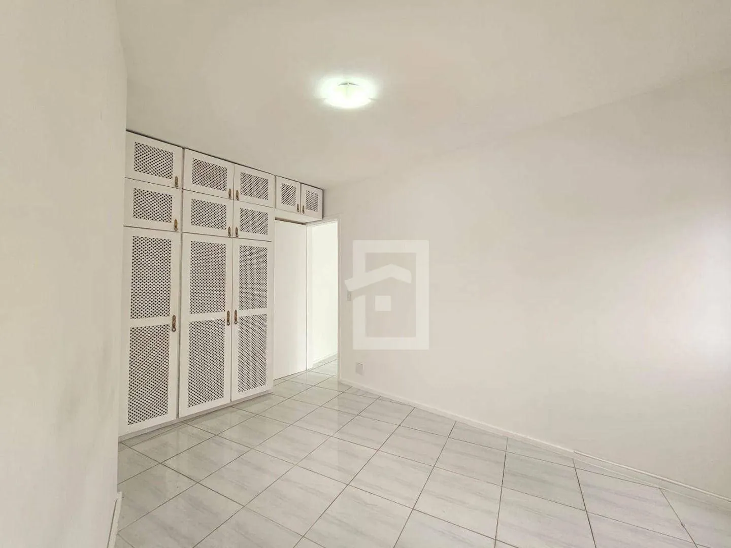 36 m² 1-bedroom suite apartment with parking — photo 11