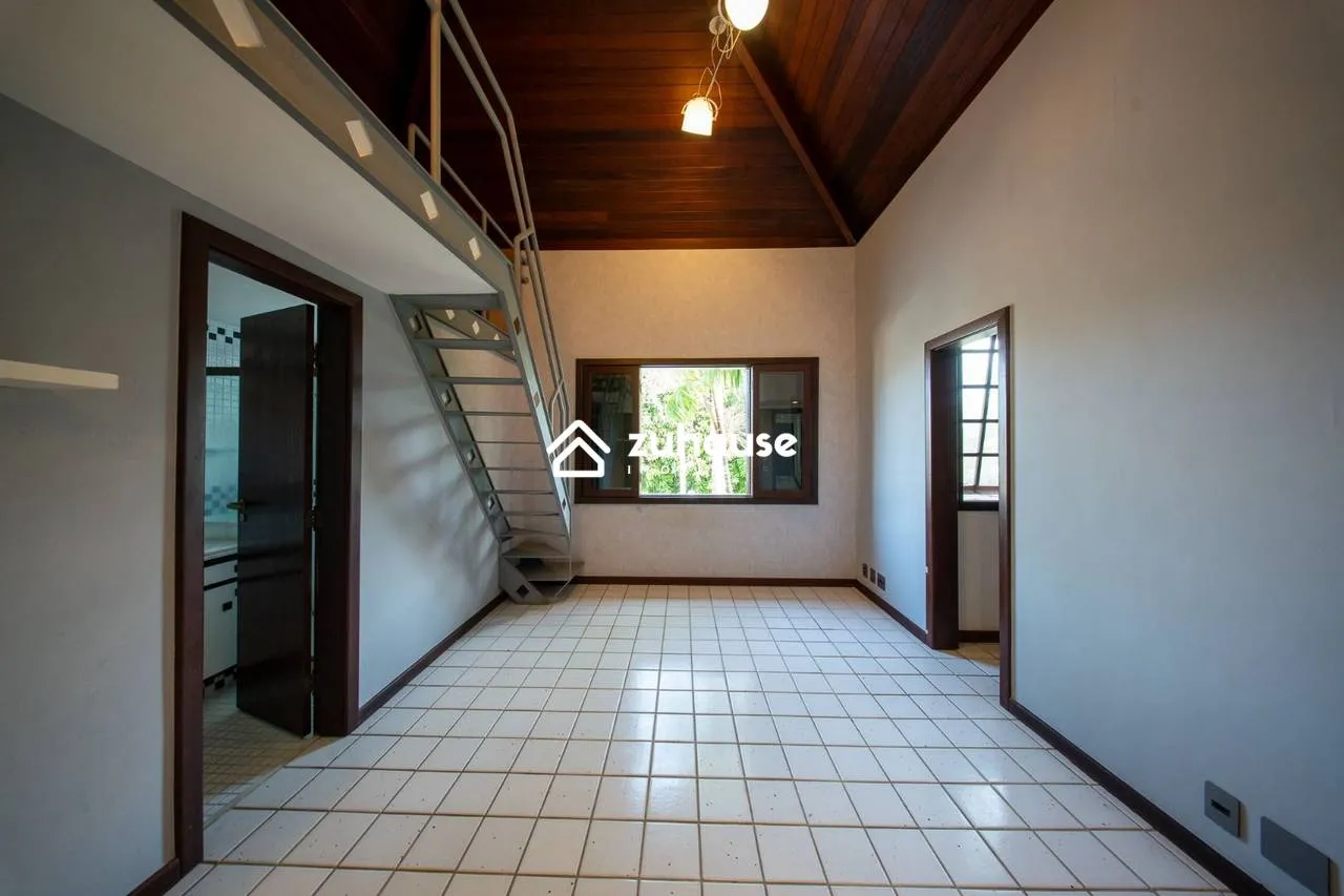 Casa de 5 quartos com janelas do piso ao teto — photo 30