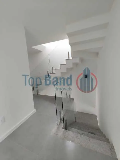 Unfurnished house with 4 bedrooms and 1 bathroom — photo 10