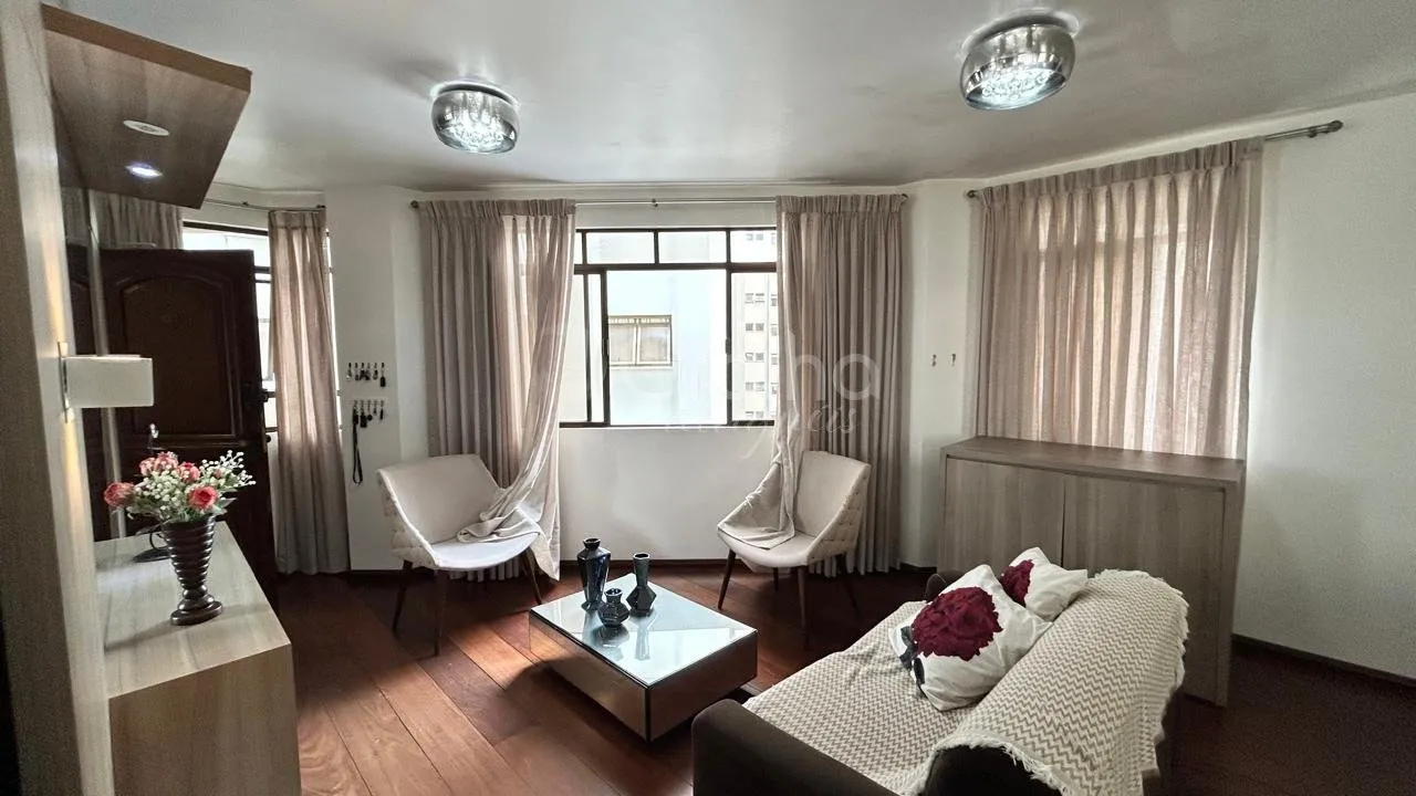 Apartamento mobiliado de 4 quartos com varanda e vista