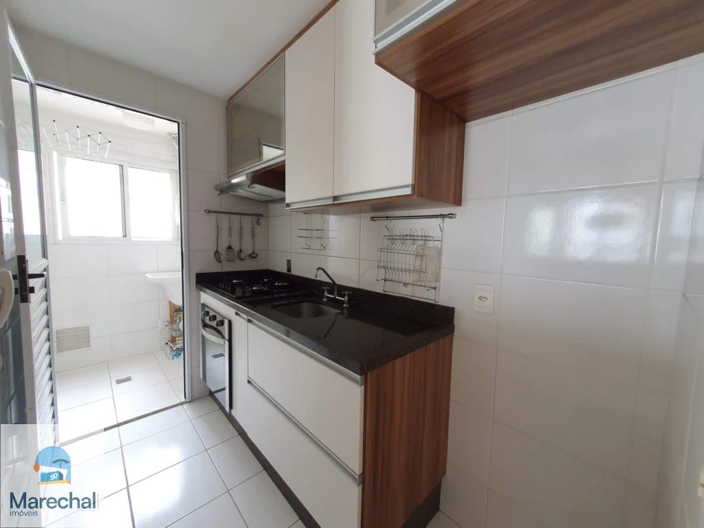 3-bedroom apartment in a building with a pool — photo 2