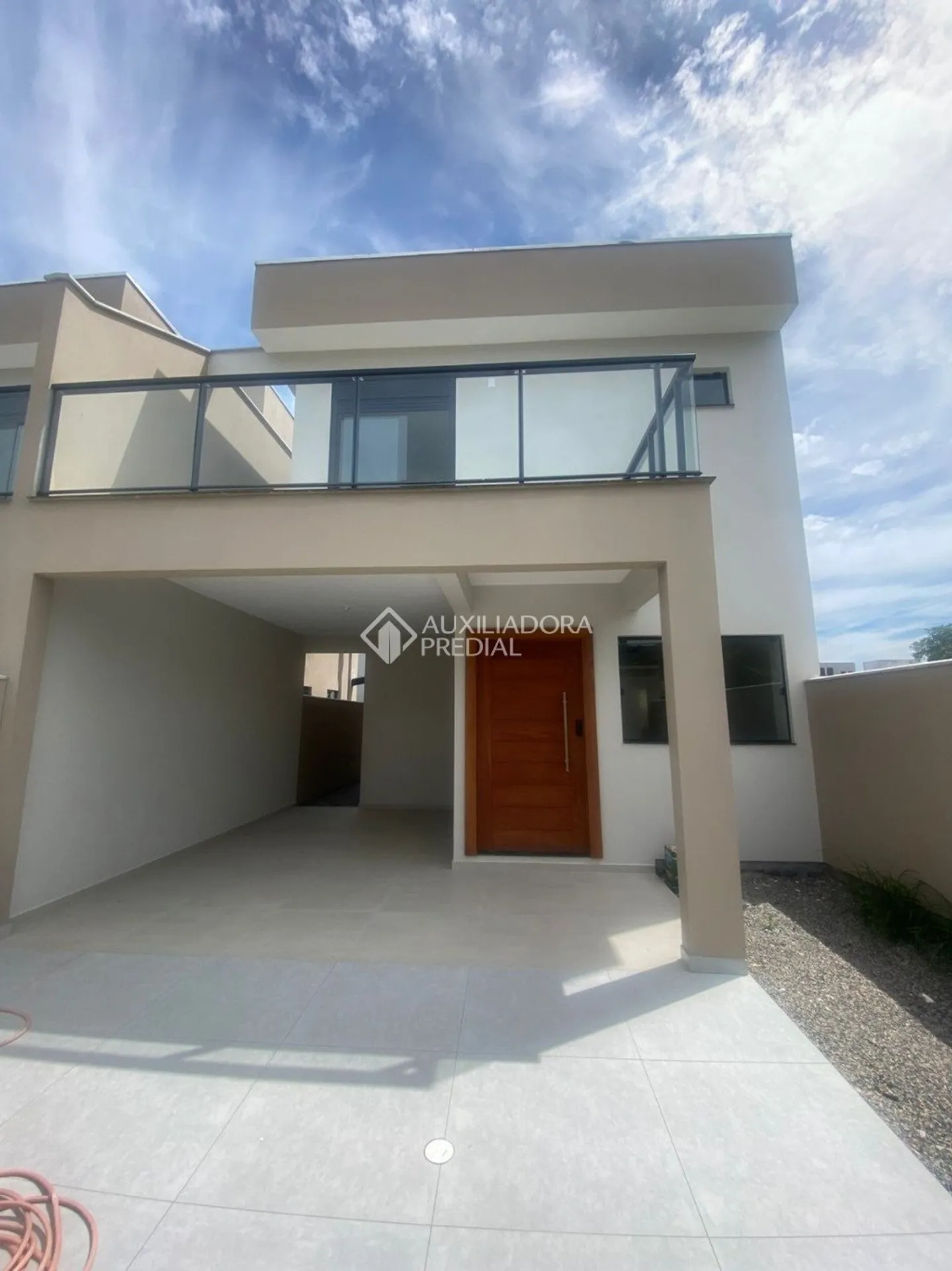 Furnished house with open-plan kitchen and 200 m²