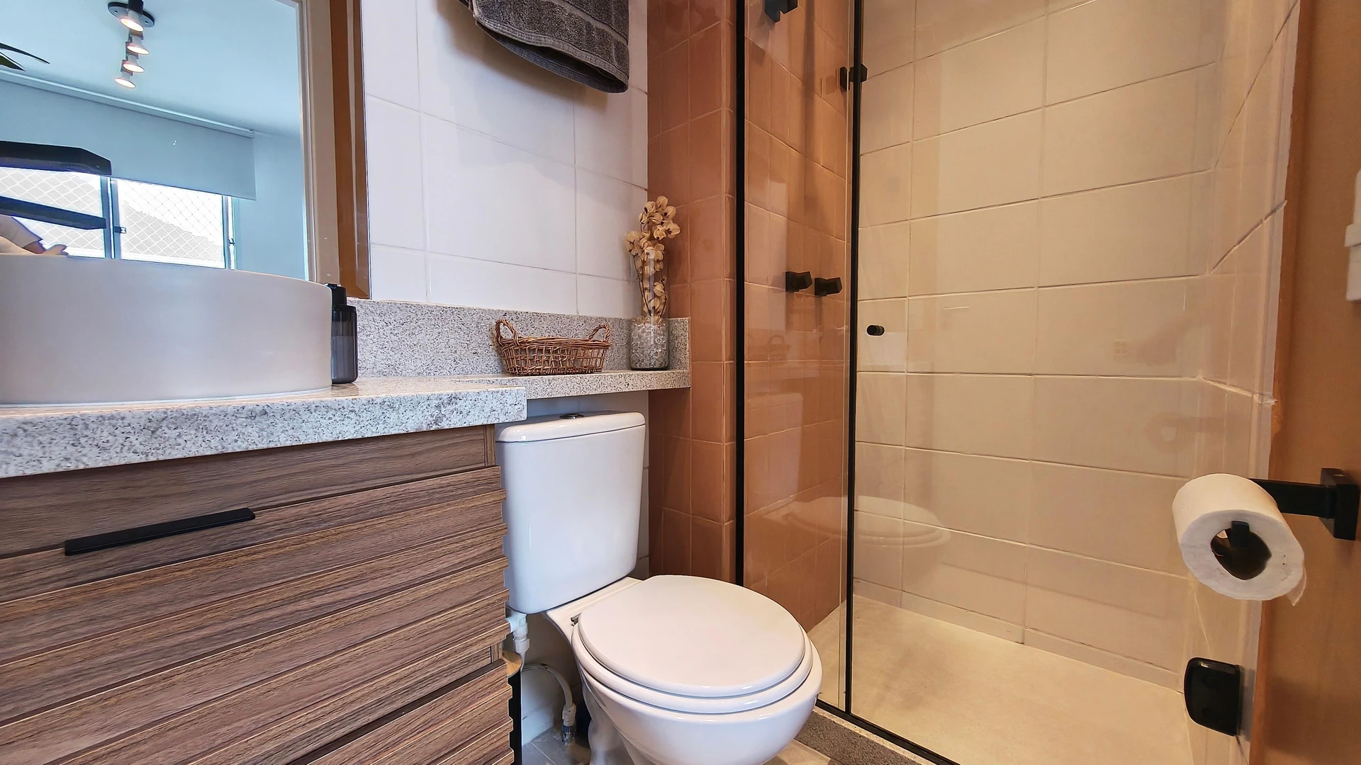 Mountain view in a 2-bedroom apartment, 53 m² — photo 20