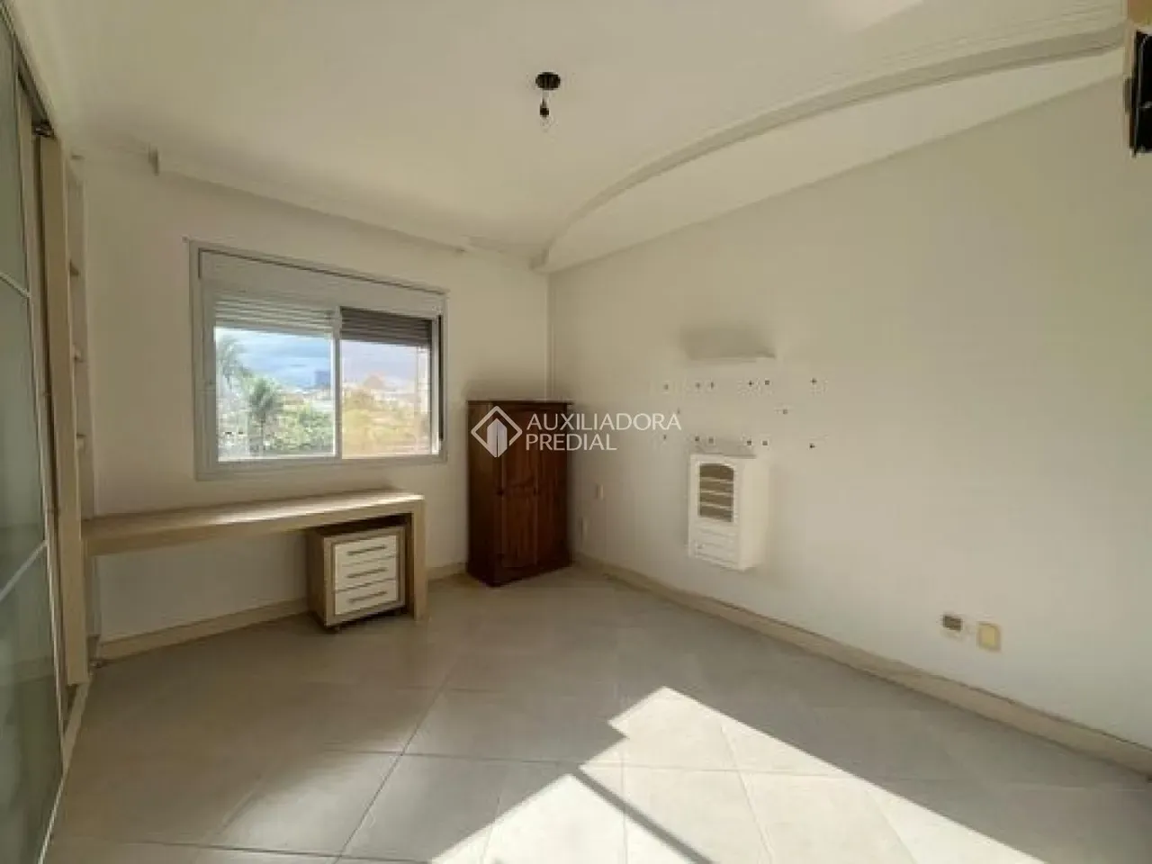 Casa para locação com 5 dormitórios e jardim privativo — photo 5