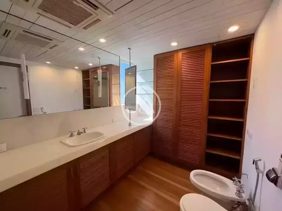Water view in a 4-bedroom apartment, 838 m² — photo 25