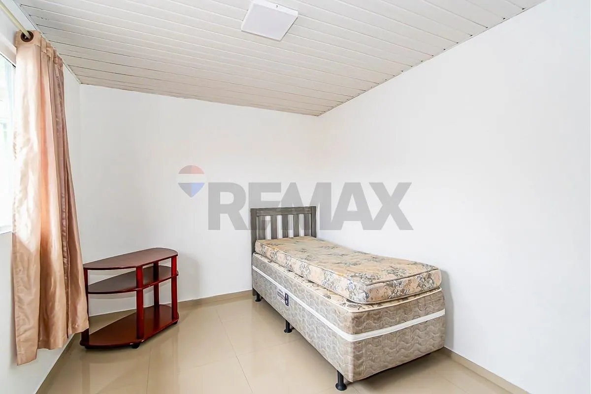 Furnished house with 7 bedrooms and 5 bathrooms — photo 36
