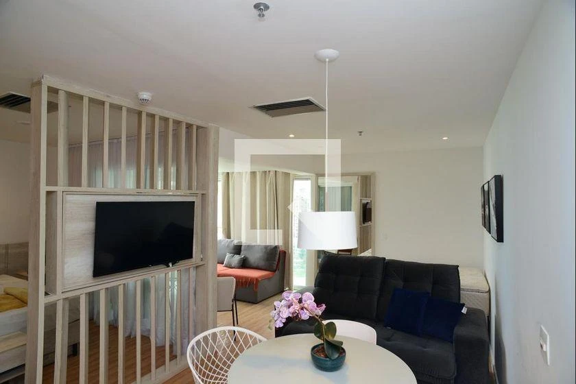 Rental apartment with 1 bedroom and 52 m² — photo 2