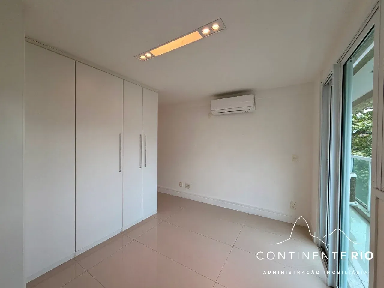 Apartamento de 4 quartos com janelas do piso ao teto, Leblon — photo 7