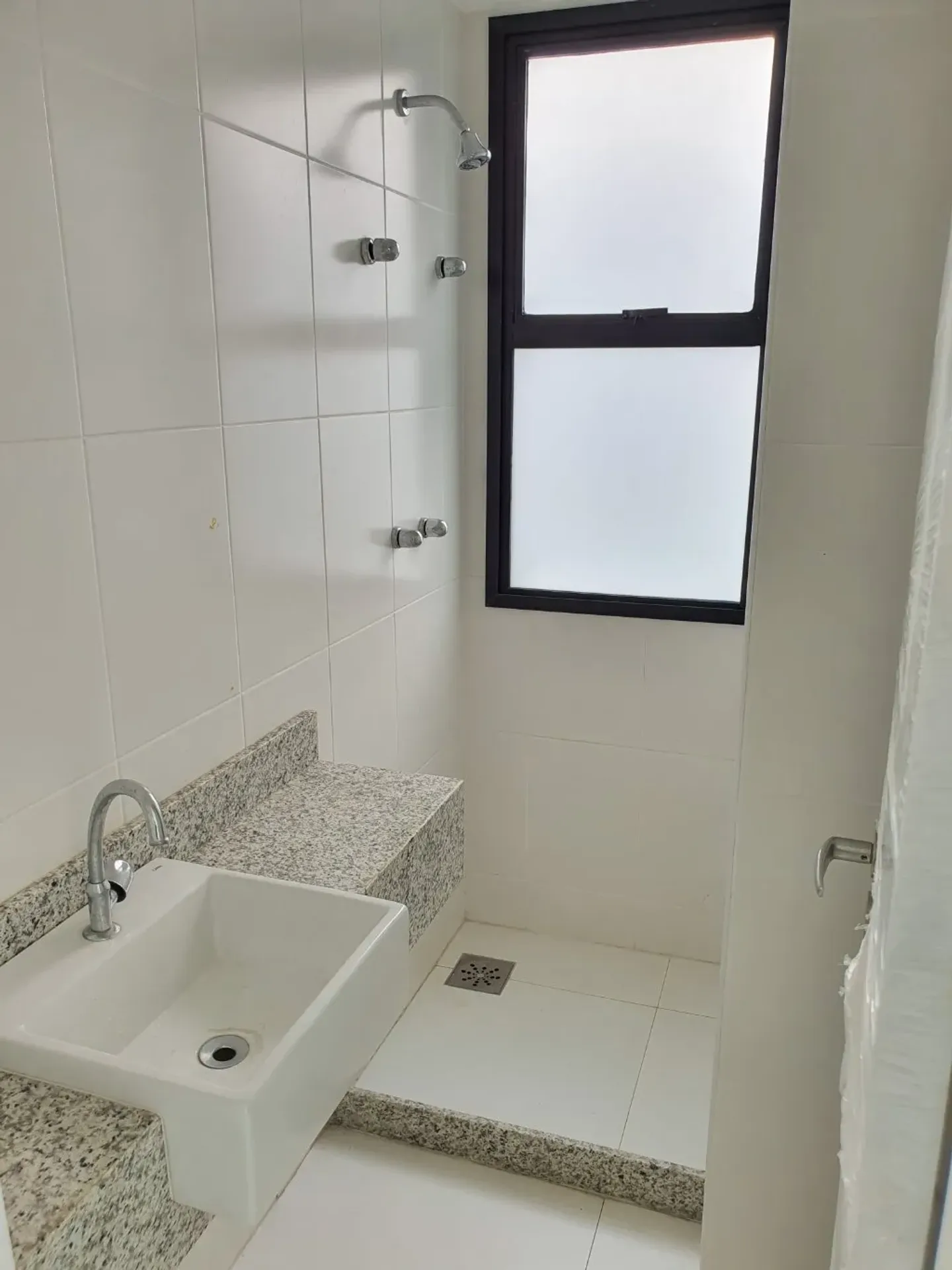 Floor-to-ceiling windows in a 4-bedroom house, 366 m² — photo 19