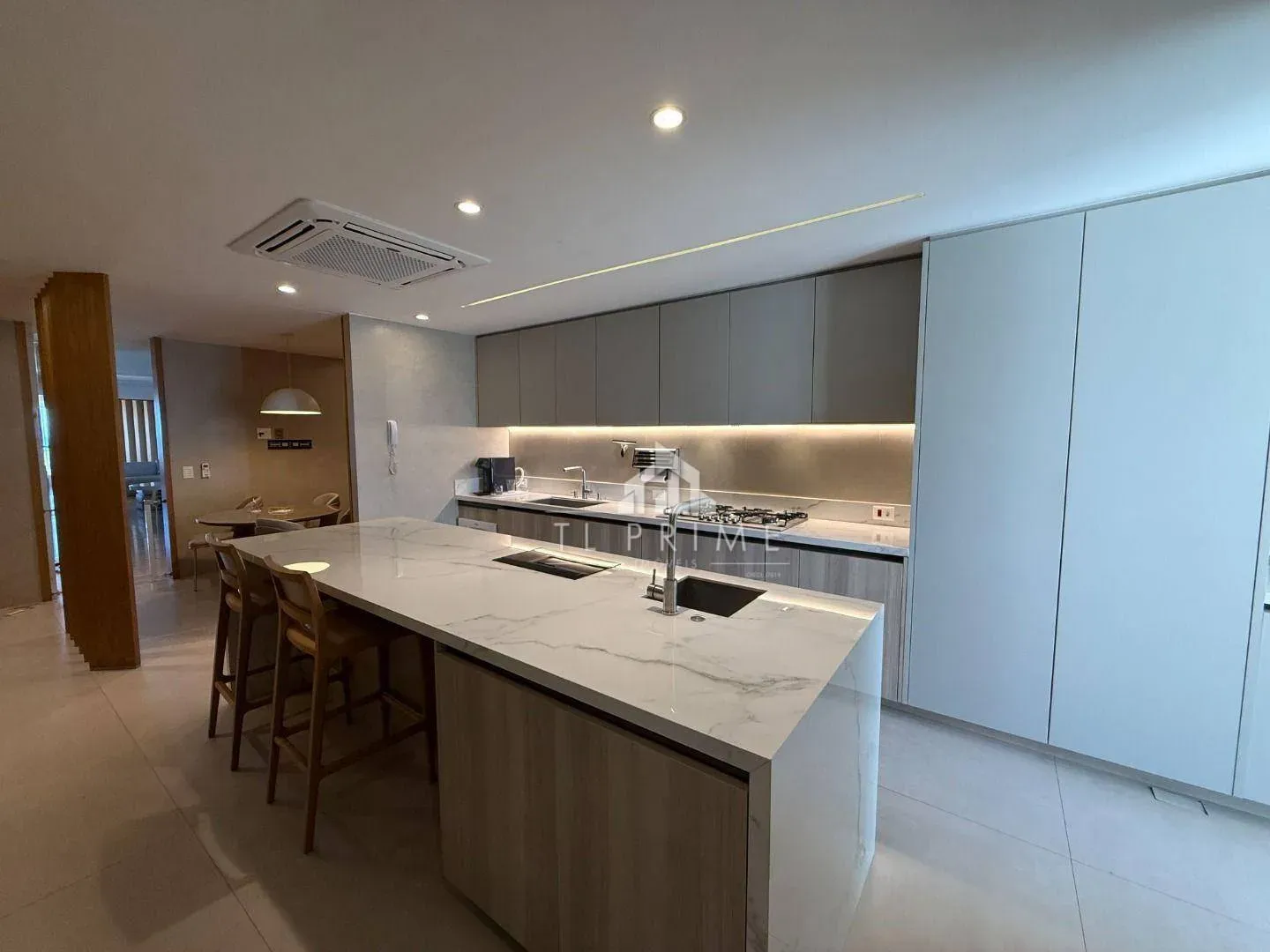 4-suite apartment with 555 m² and 5 parking spaces — photo 44