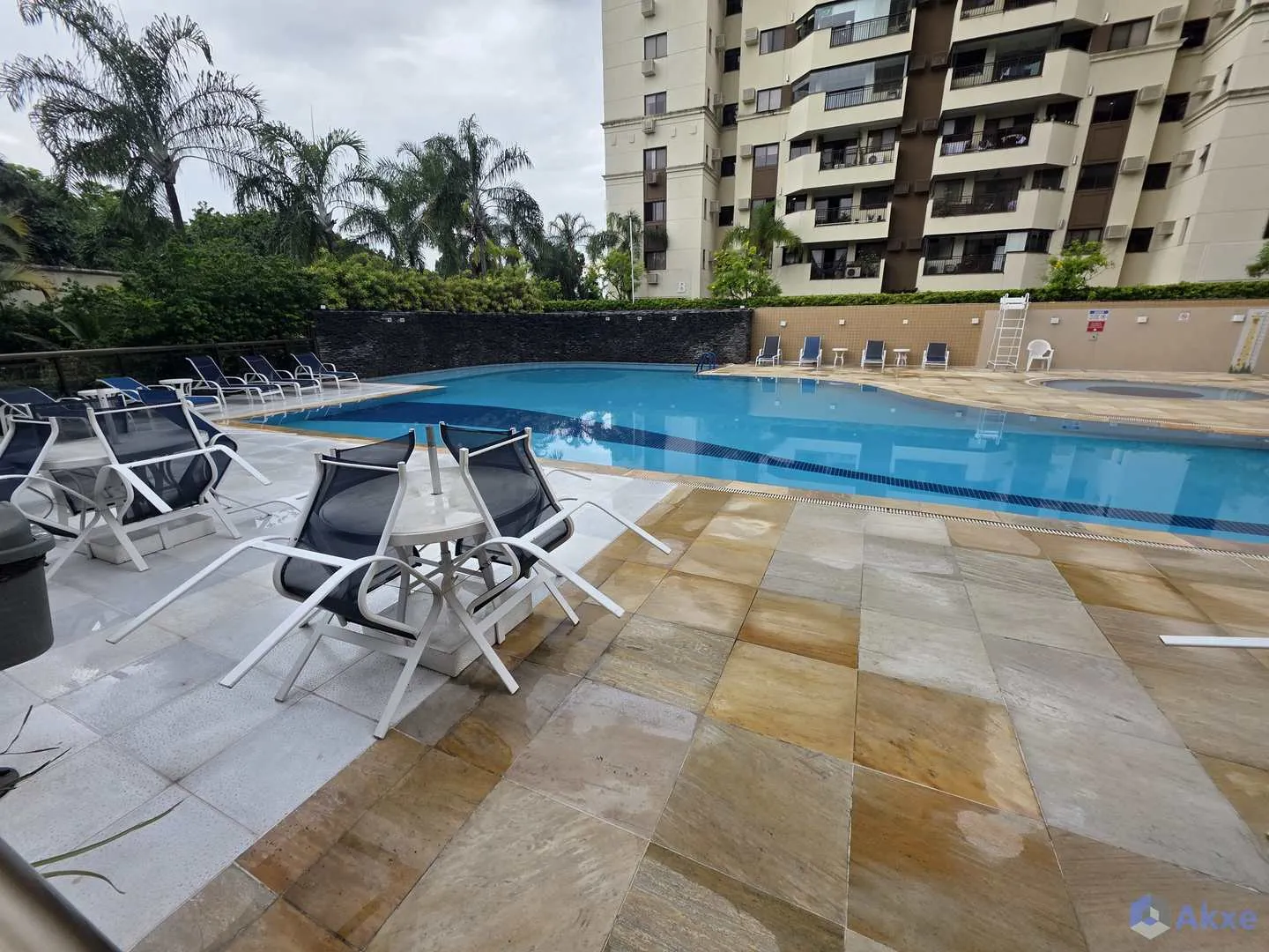 2-bedroom apartment with an enclosed glass balcony — photo 35
