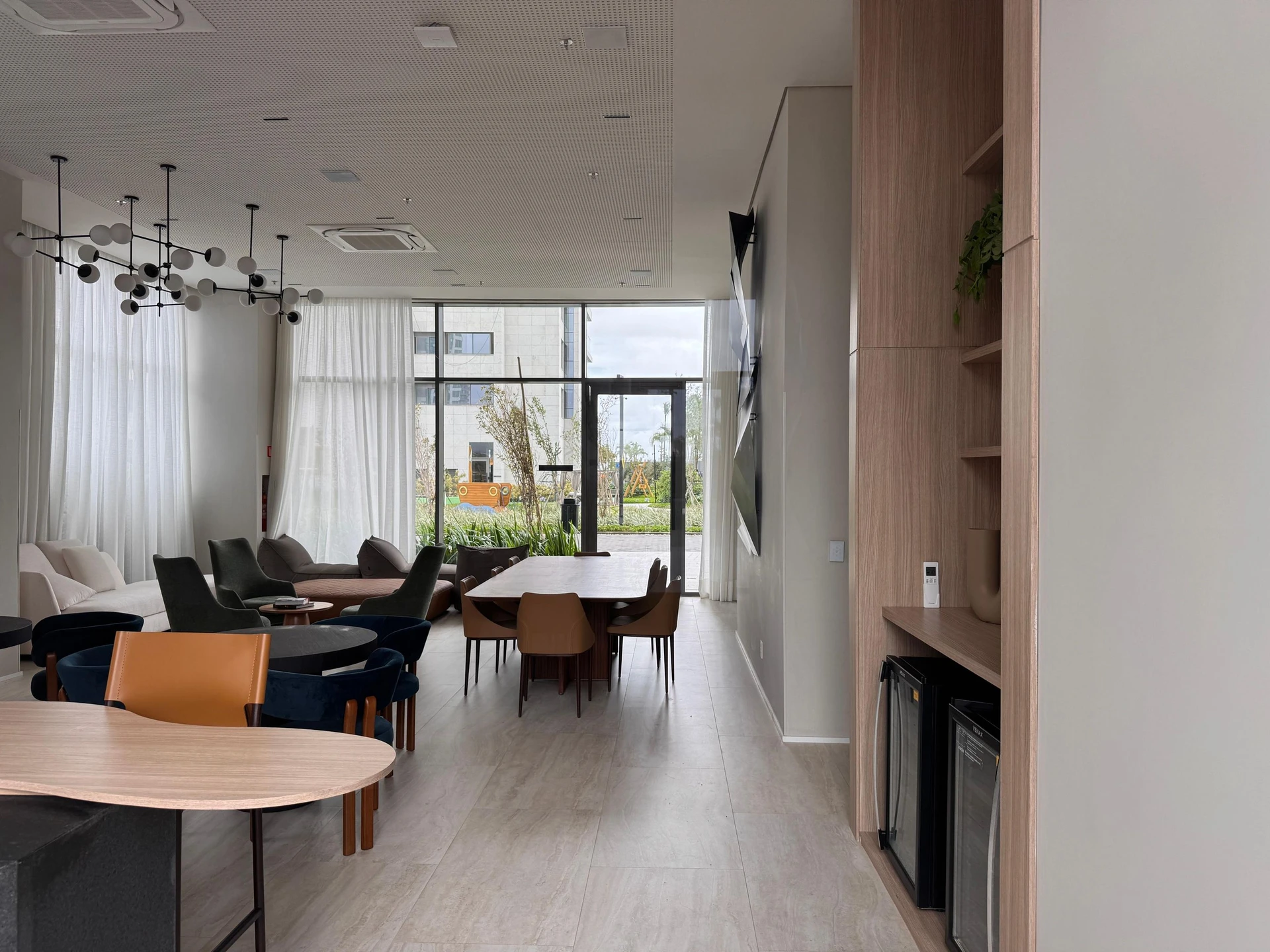 3-bedroom apartment with a home office — photo 25