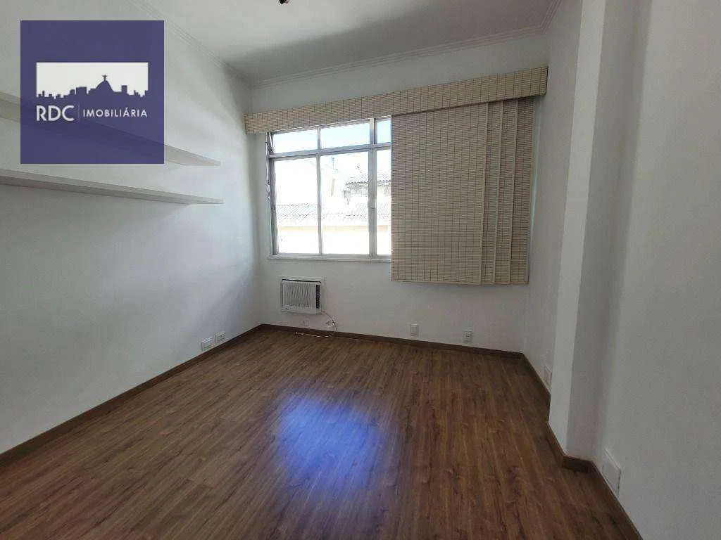 Apartamento com 2 dormitórios e 75 m², cozinha separada — photo 13