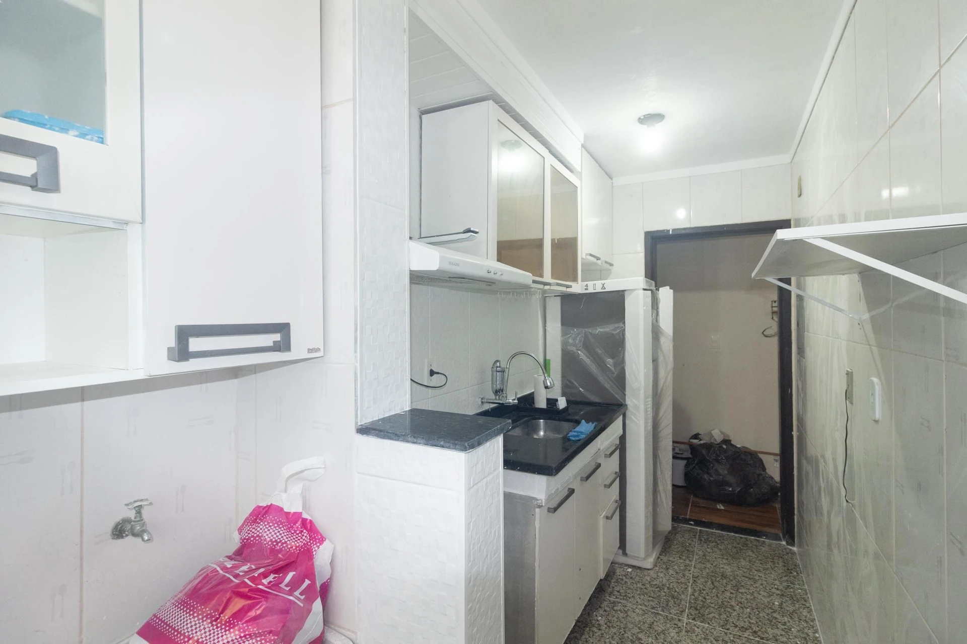 Unfurnished 2-bedroom apartment with 1 parking space — photo 50