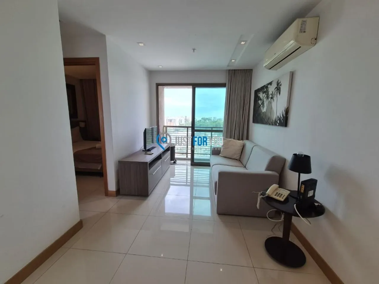Apartamento mobiliado com 1 dormitório e 1 vaga, 50 m² — photo 4
