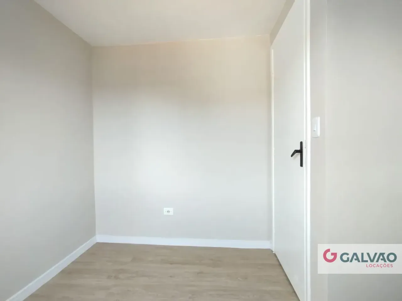 Apartamento térreo de 54 m² com armários na cozinha — photo 3