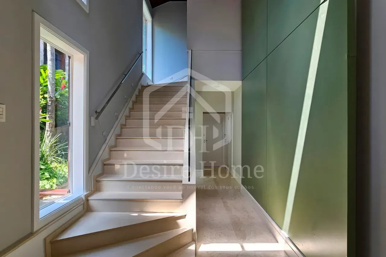 Casa com 4 quartos e 5 banheiros, cozinha a gás — photo 21
