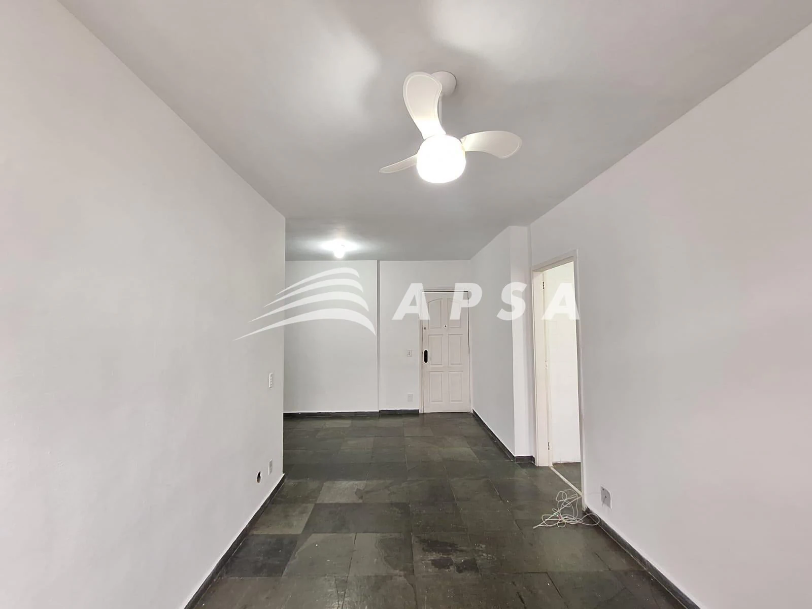 Unfurnished 57 m² apartment with 2 bedrooms and a balcony — photo 10