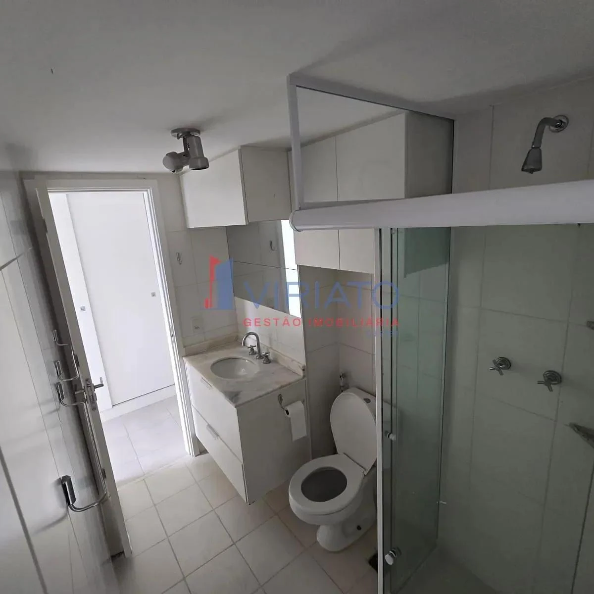 Apartment with 5 bedrooms and 2 bathrooms plus a balcony — photo 18