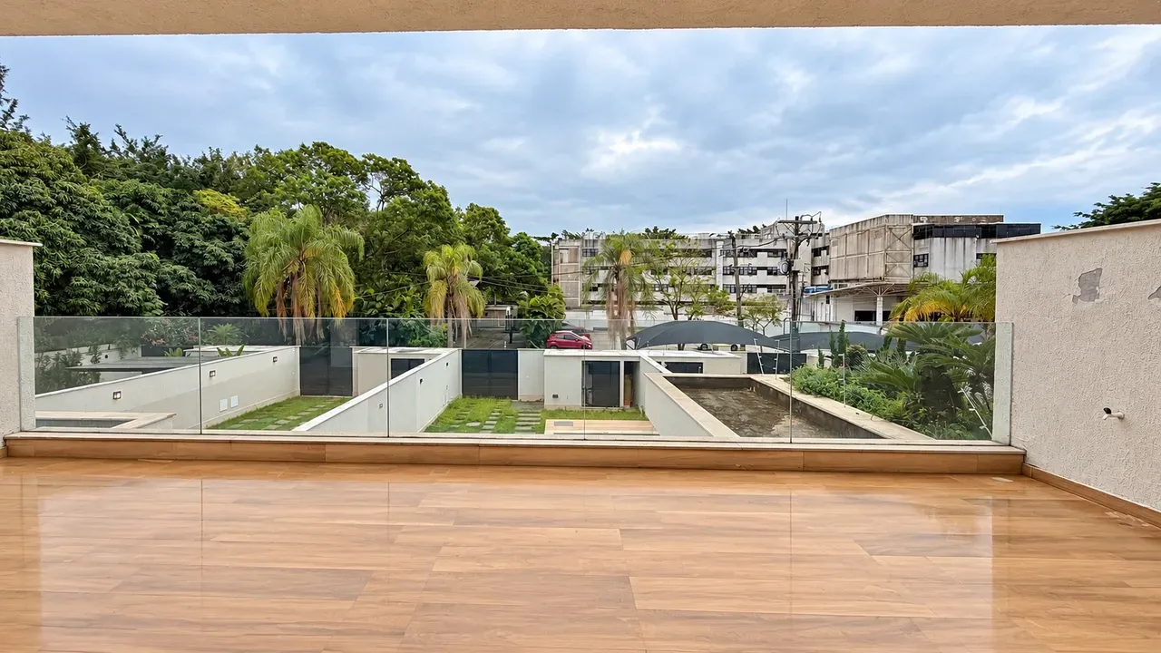 House, 360 m², with floor-to-ceiling windows — photo 7