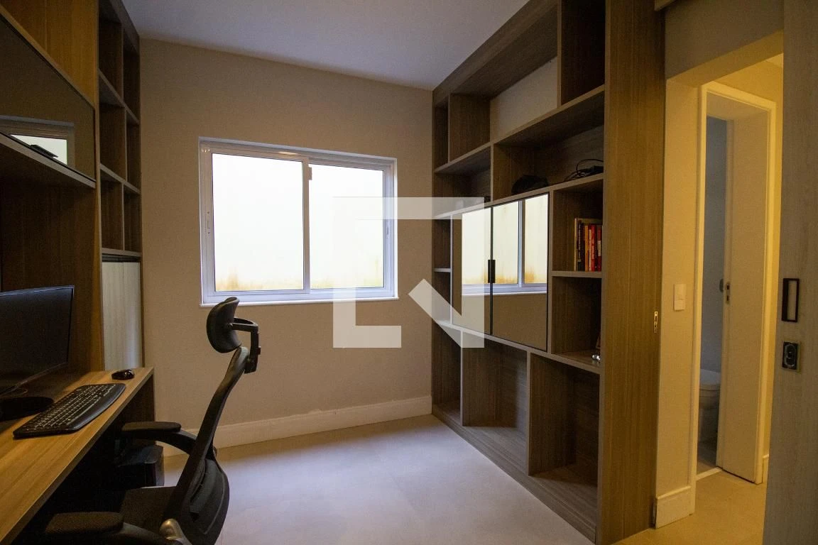 4-bedroom house with a bathtub in Rio de Janeiro — photo 33